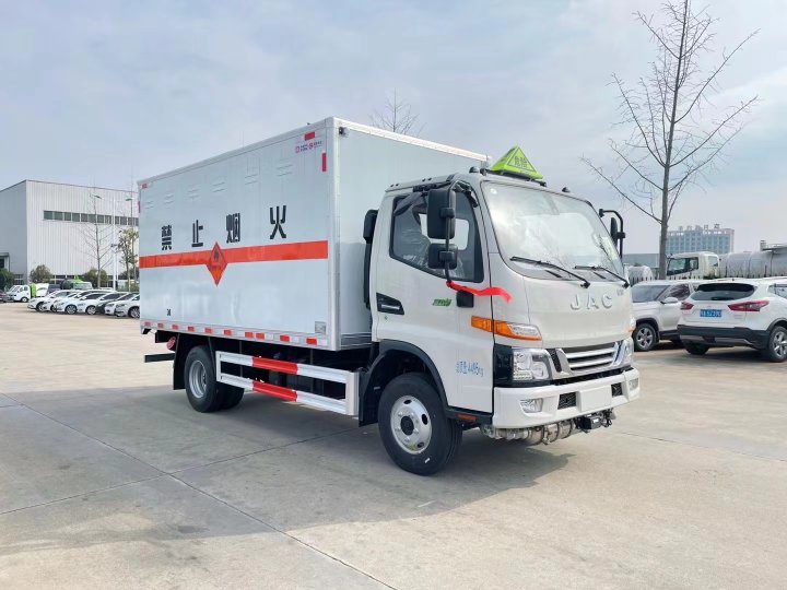 江淮駿鈴V5藍牌4.1米氣體廂式車