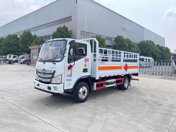 福田歐馬可藍(lán)牌4.15米氣瓶運(yùn)輸車