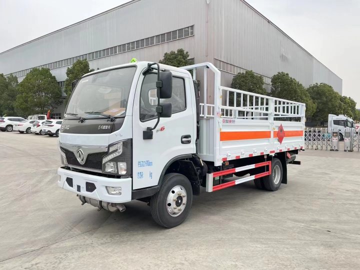 東風福瑞卡4.1米氣瓶運輸車/黃牌